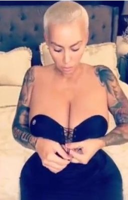 Amber Rose Show very sexy body